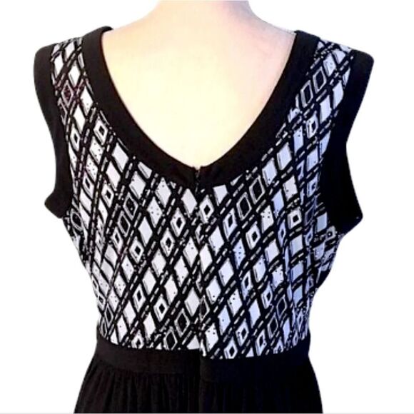 R&M Richards Abstract Black White Print Mapped Bust Mini Dress Size 14 - Picture 10 of 14